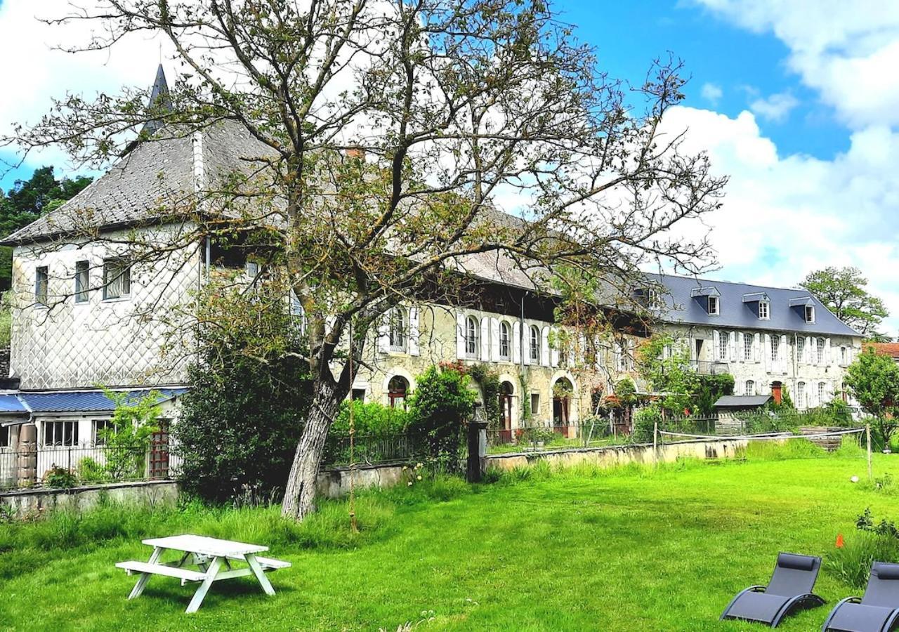 Domaine Lou Castet Bed & Breakfast Tuzaguet Exterior photo